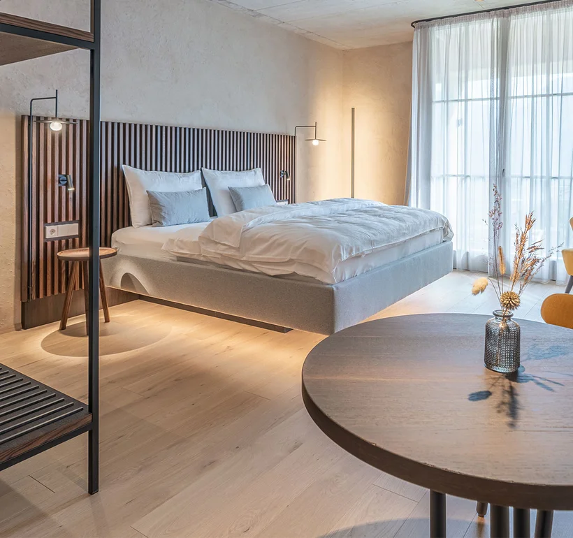 Suite III Minerva im Ansitz Romani: Raum mit Himmelbett – Suite in Tramin, Südtirol