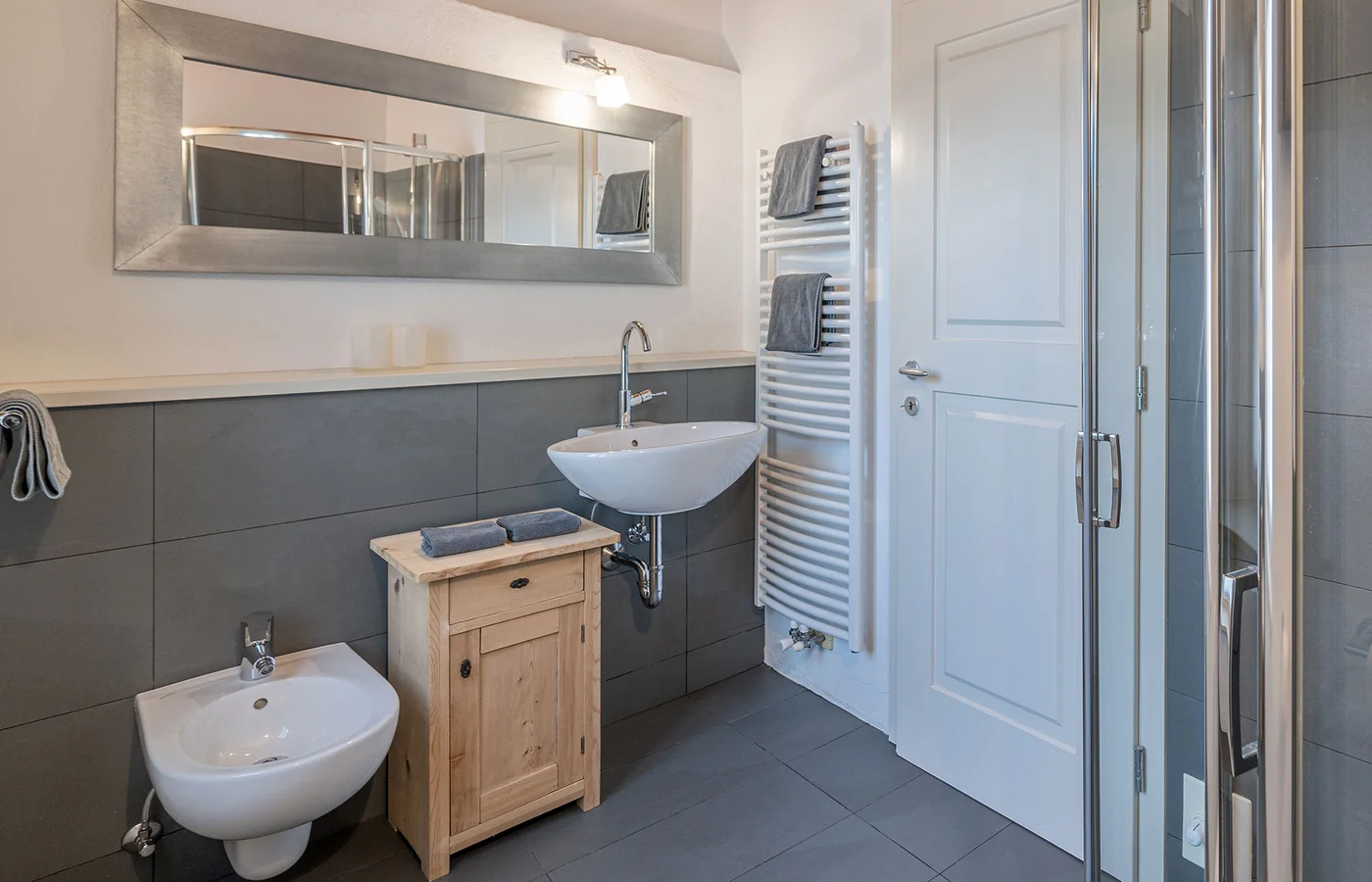 Appartement XI Ceres: Badezimmer mit Waschbecken – Ansitz Romani in Tramin, Südtirol