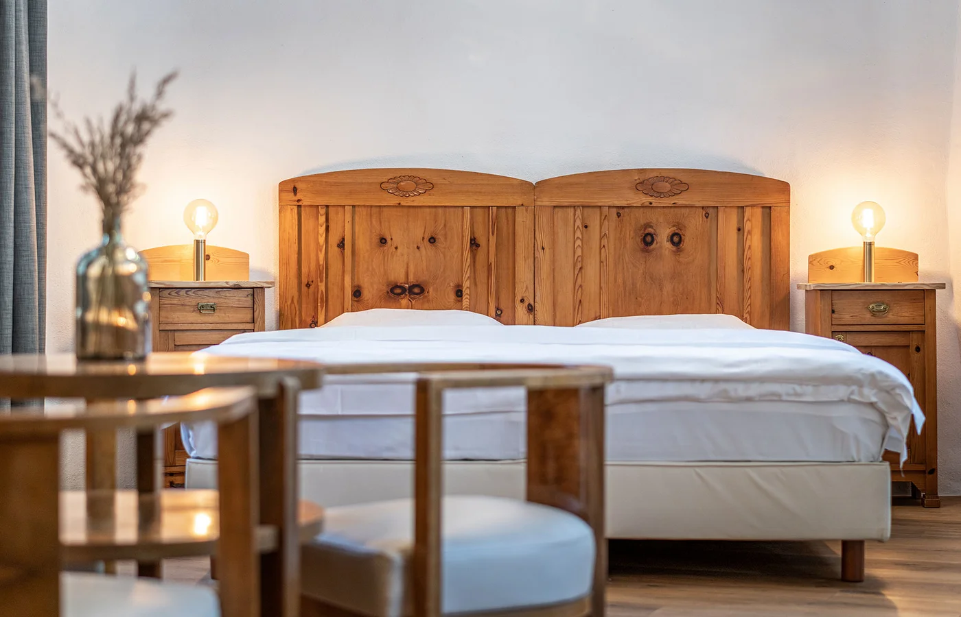 Appartement VI Herakles: Schlafzimmer mit Doppelbett – Ansitz Romani in Tramin, Südtirol