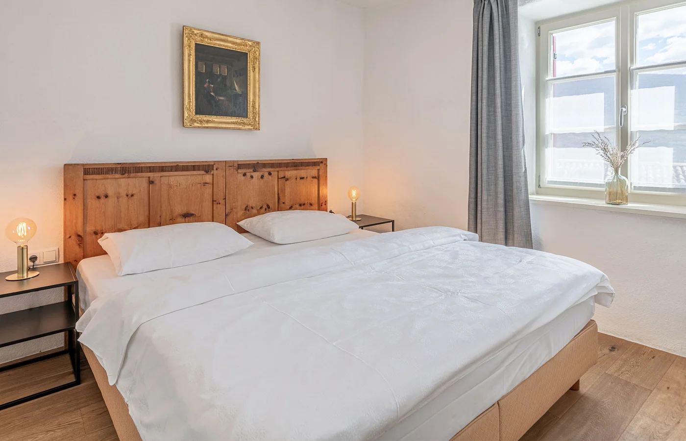Appartement IV Apollo: Schlafzimmer mit Doppelbett – Appartement im Ansitz Romani, Südtirol